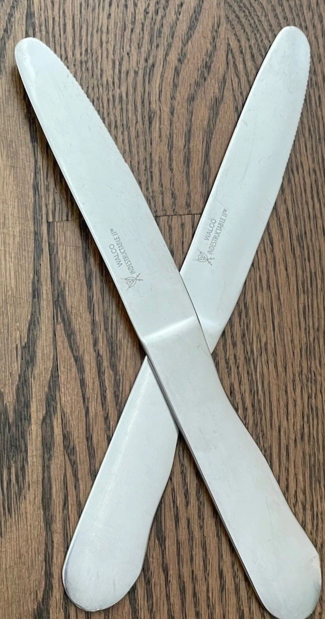 WALCO INDESTRUCTABLE II Jumbo Steak Knives Round Tip Serrated (2 qty.) PREOWNED