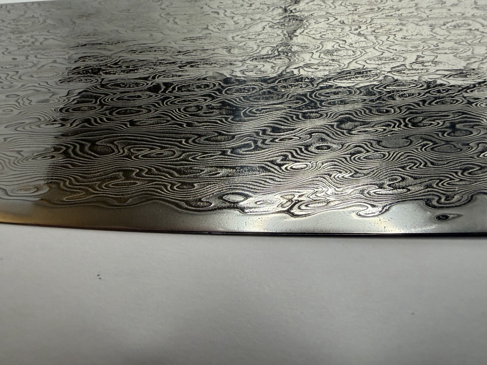 SHUN FUJI SGE0706 SG2 161-LAYER DAMASCUS 8 1/2-INCH CHEF’S KNIFE