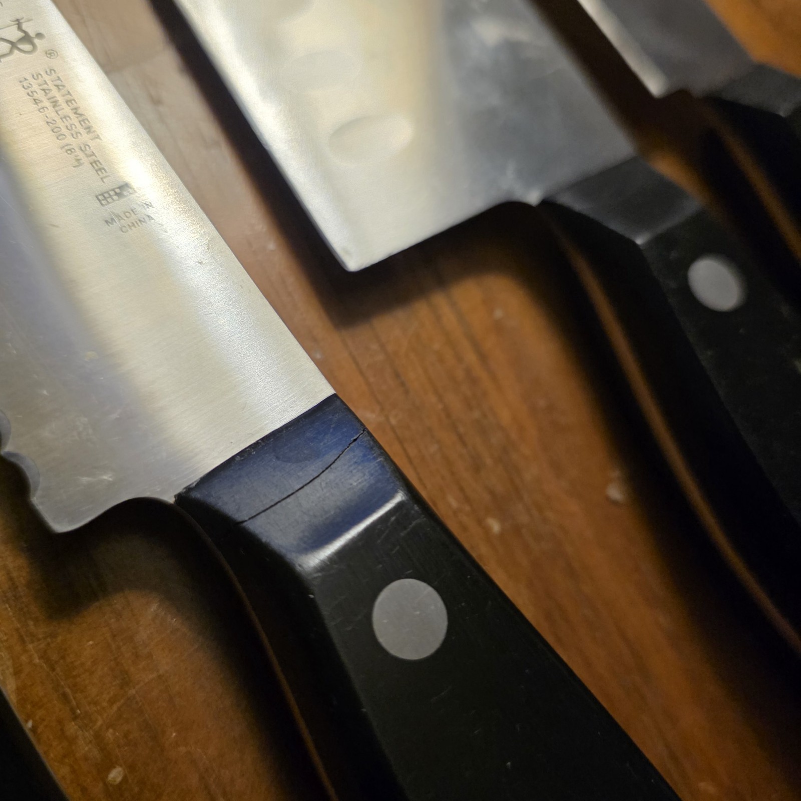 Cracked handles 4 J. A. Henckles Internatonal Knives