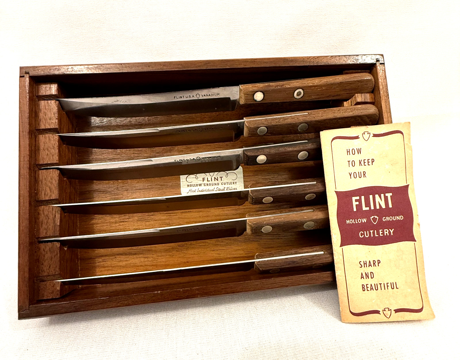 VTG 6 Ekco Flint Arrowhead Vanadium Hollow Ground Knives Wood Holder Unused