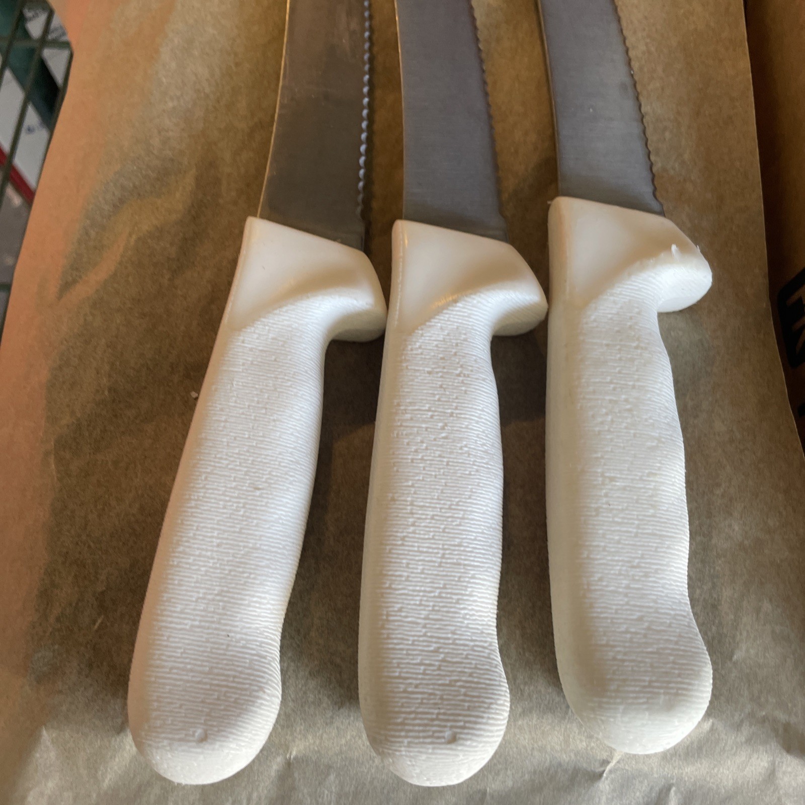 (qty 3) Dexter-Russell Sani-Safe 10″ Scalloped Bread Knife Curved S147-10SC Bin7