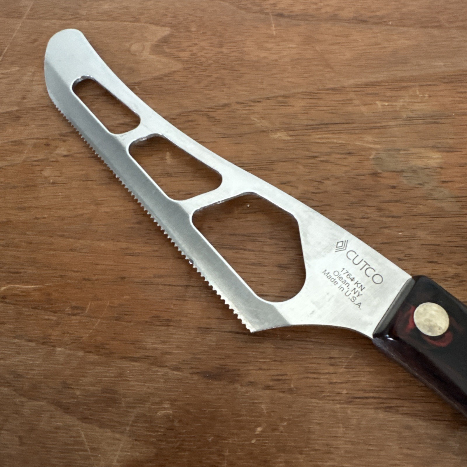 Cutco 1764 KN Classic Brown Flame Handled Serated Traditional Cheese Knife