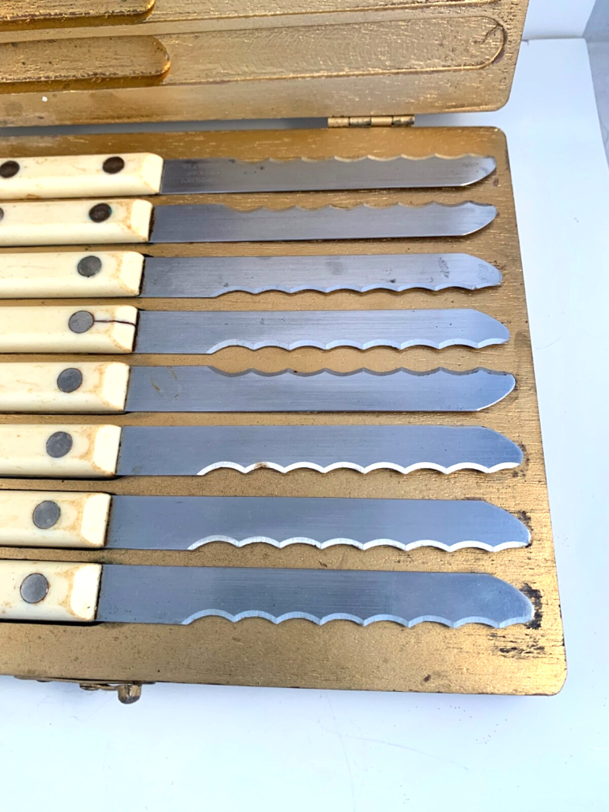 Steak Knives Bakelite Handles Simmons Set of 8 Stainless Original Wood Box