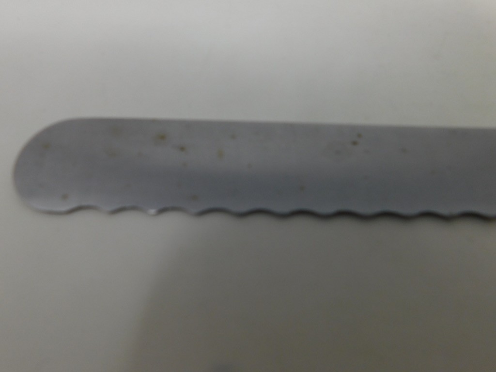 GERBER Classic Walnut 1204 9.5″ Bread slicing knife Serrated USED Needs cleaning