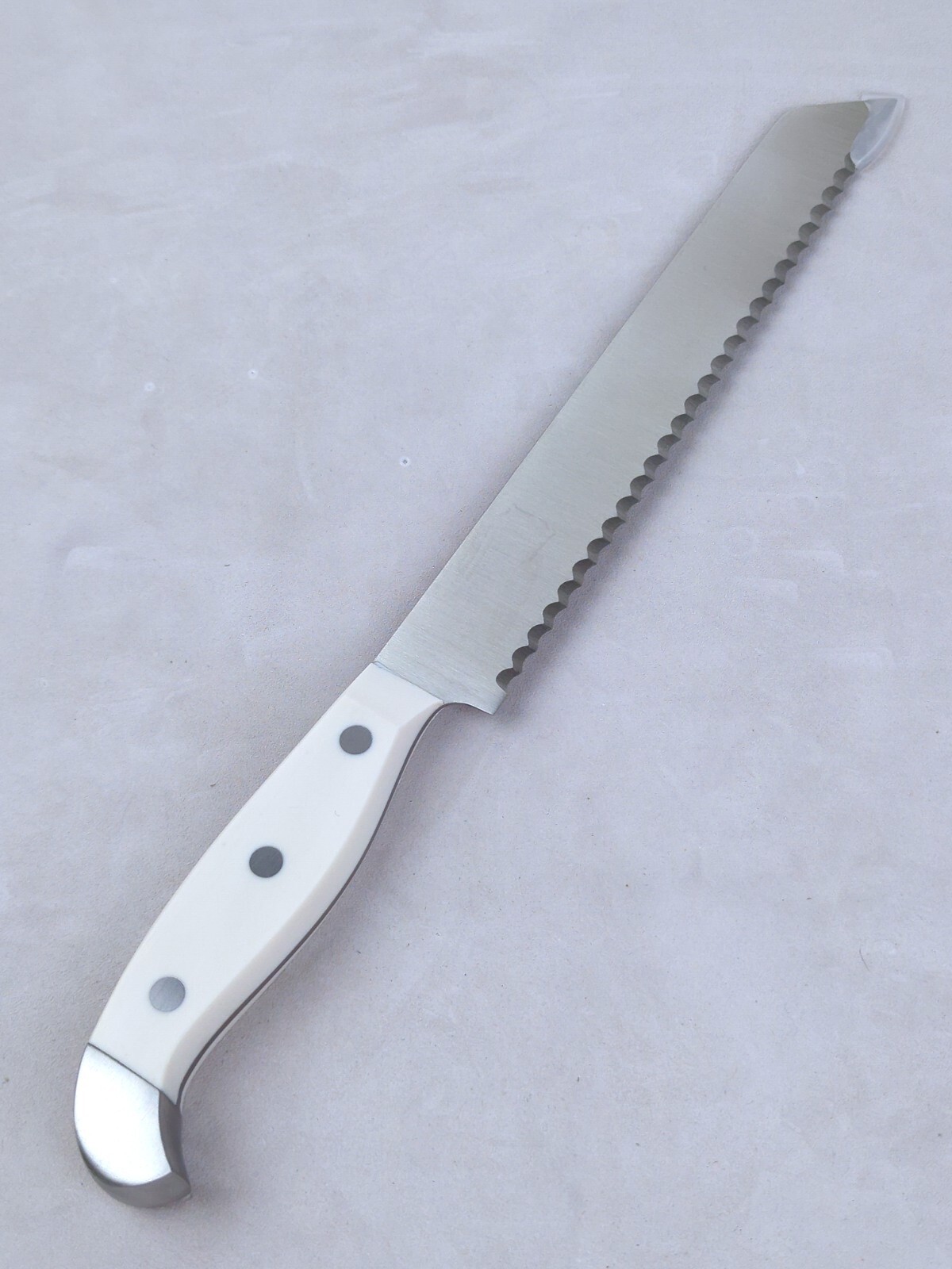 Henckels STATEMENT Fine Edge, 8″ BREAD Knife, WHITE Handle, (15266-200), NEW!