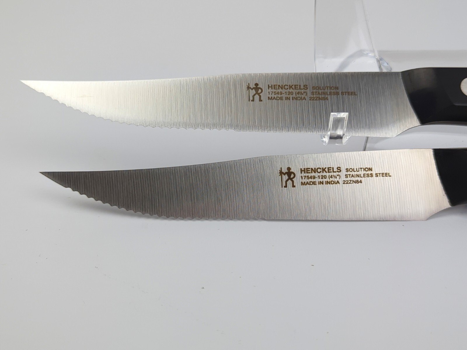 2pc HENCKELS SOLUTION 22ZN84, 4 1/2″ Stainless Steel STEAK Knives, 17549-120 NEW