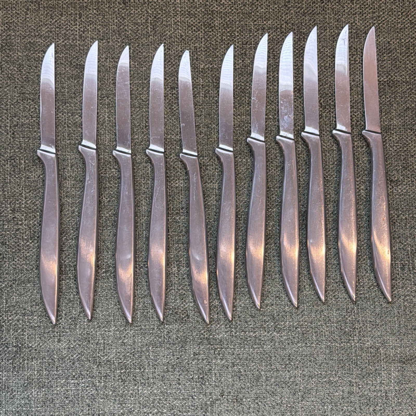 Lot of 11 SCC Italy Stainless Steel Steak Knives Serrated Modern Flatware