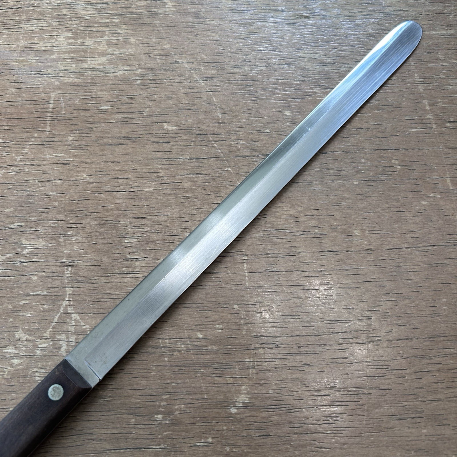 Case XX CAP-242 9.5″ Stainless Steel Blade Carving / Bread Knife Wood Handle