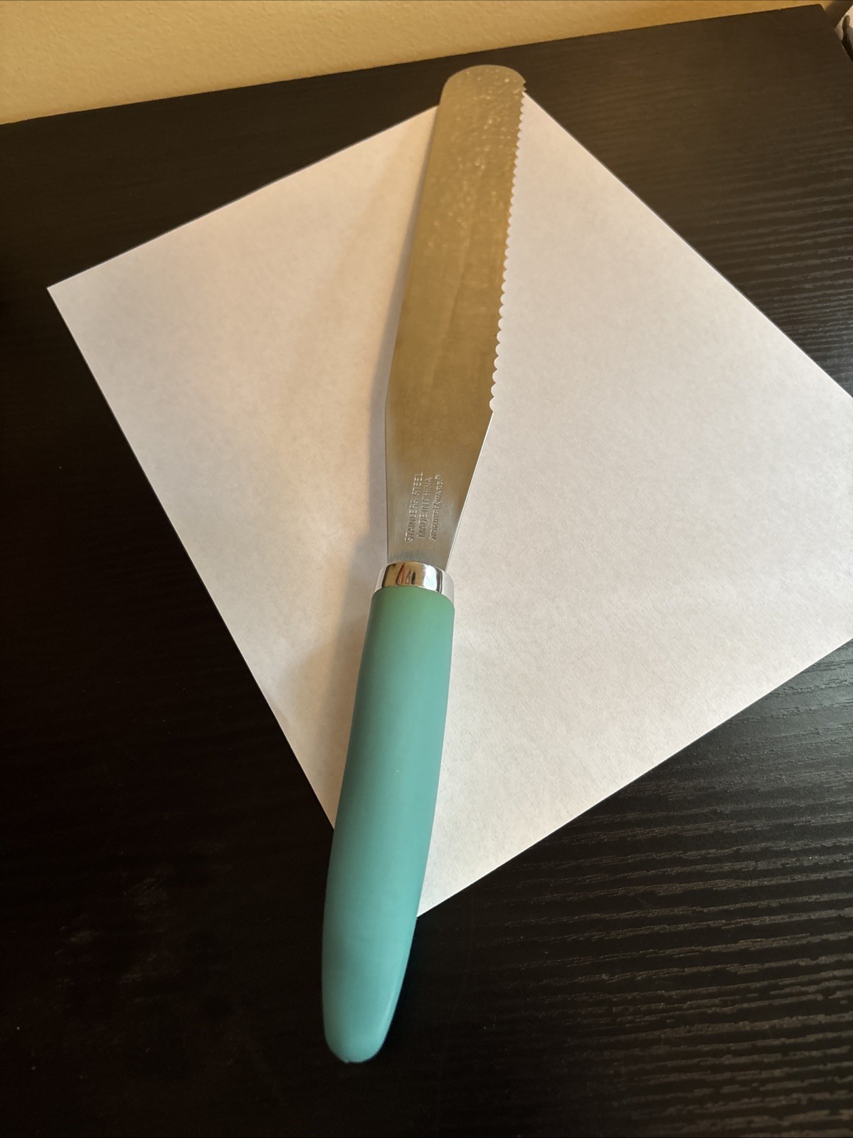 Nordic Ware Stainless Steel Serrated 15″ knife Round Tip Teal Handle Bread/Cake