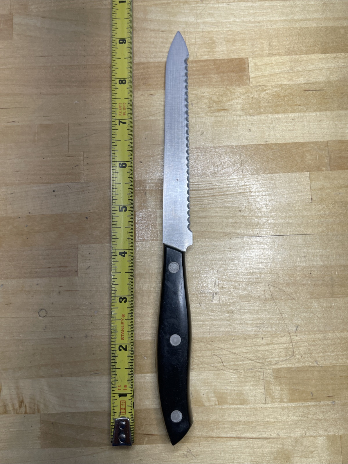 JA Henckles International Serrated Knife 5 inch 11378-130