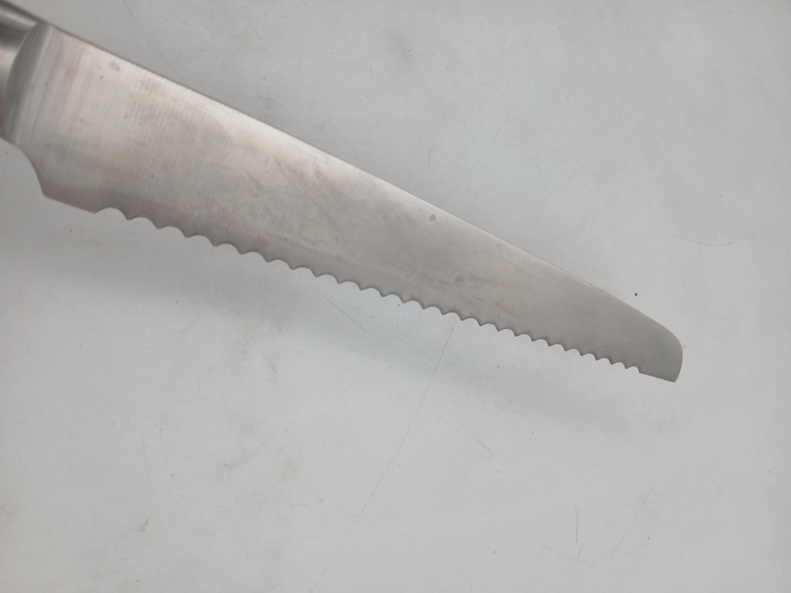 CHUSHIJI Bread Knife Stainless Steel Serrated Silver Black Handle Kitchen