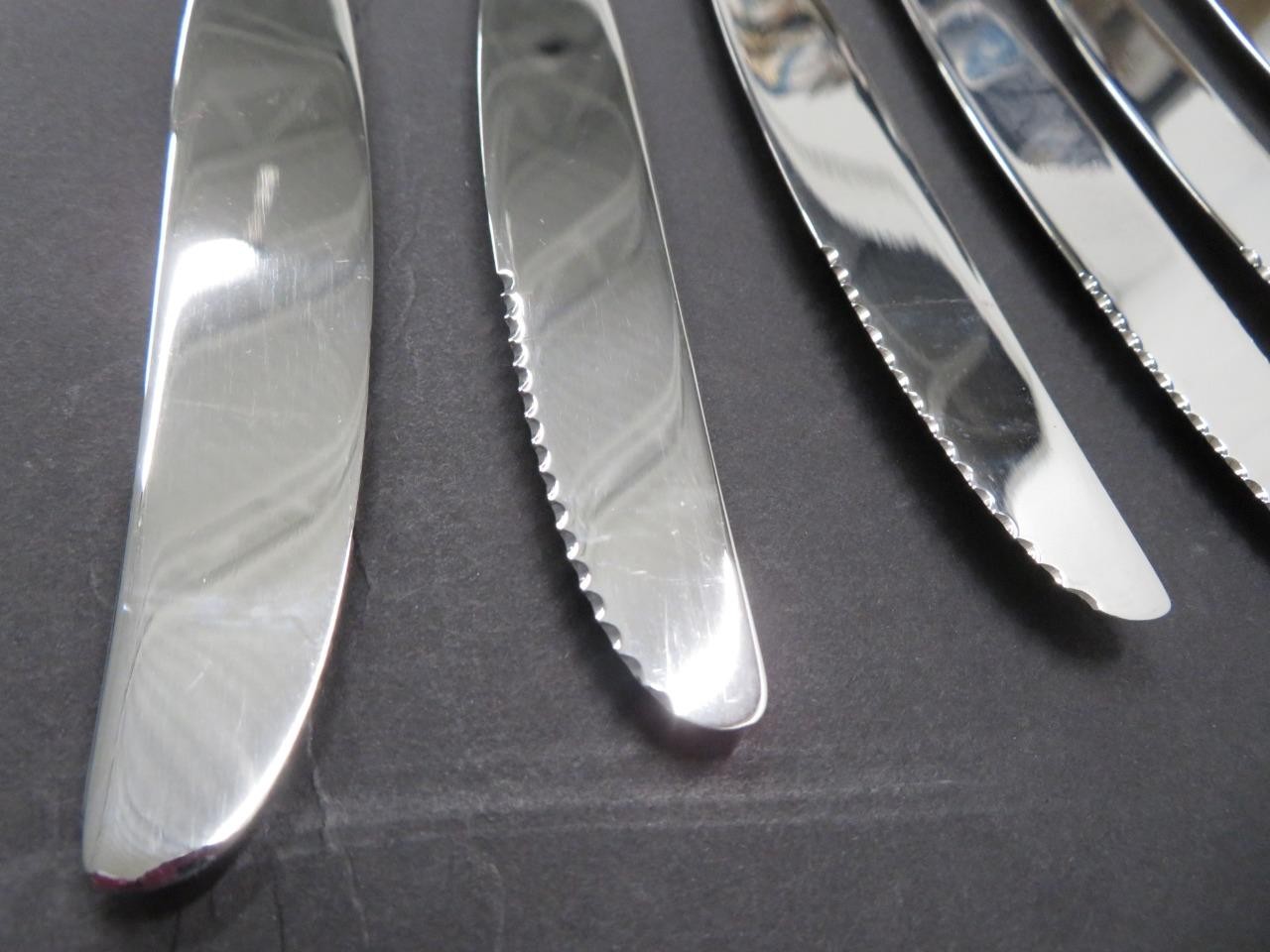 Lot of 12 Knives 1305KDVGA Wavy Edge The Inn Oneida Silver Plated Eaton 9.5″