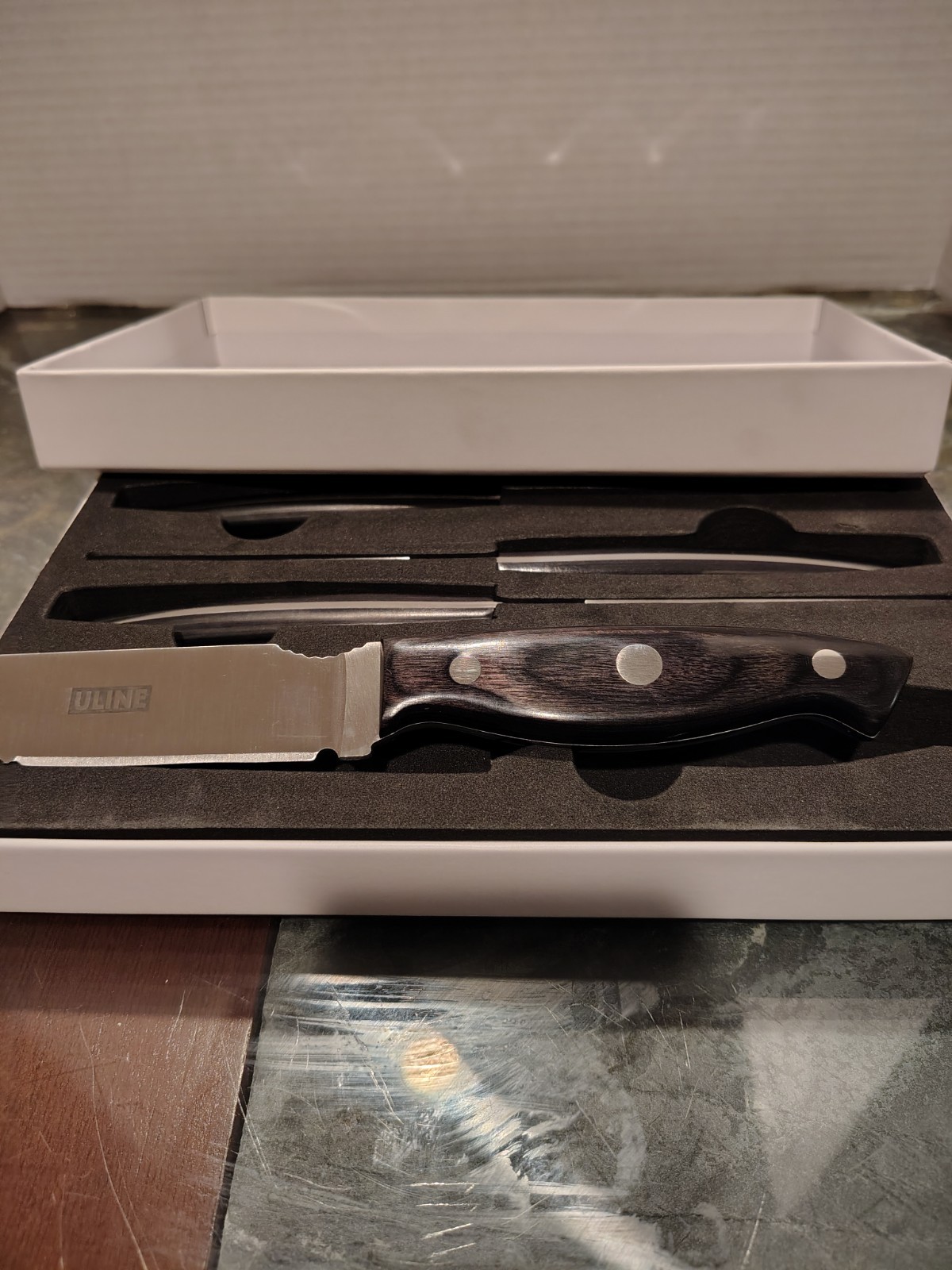 ULINE Ergo Chef Pro Series 2.0 4 Piece Steak Knife Set Stainless Steel Wood Grip