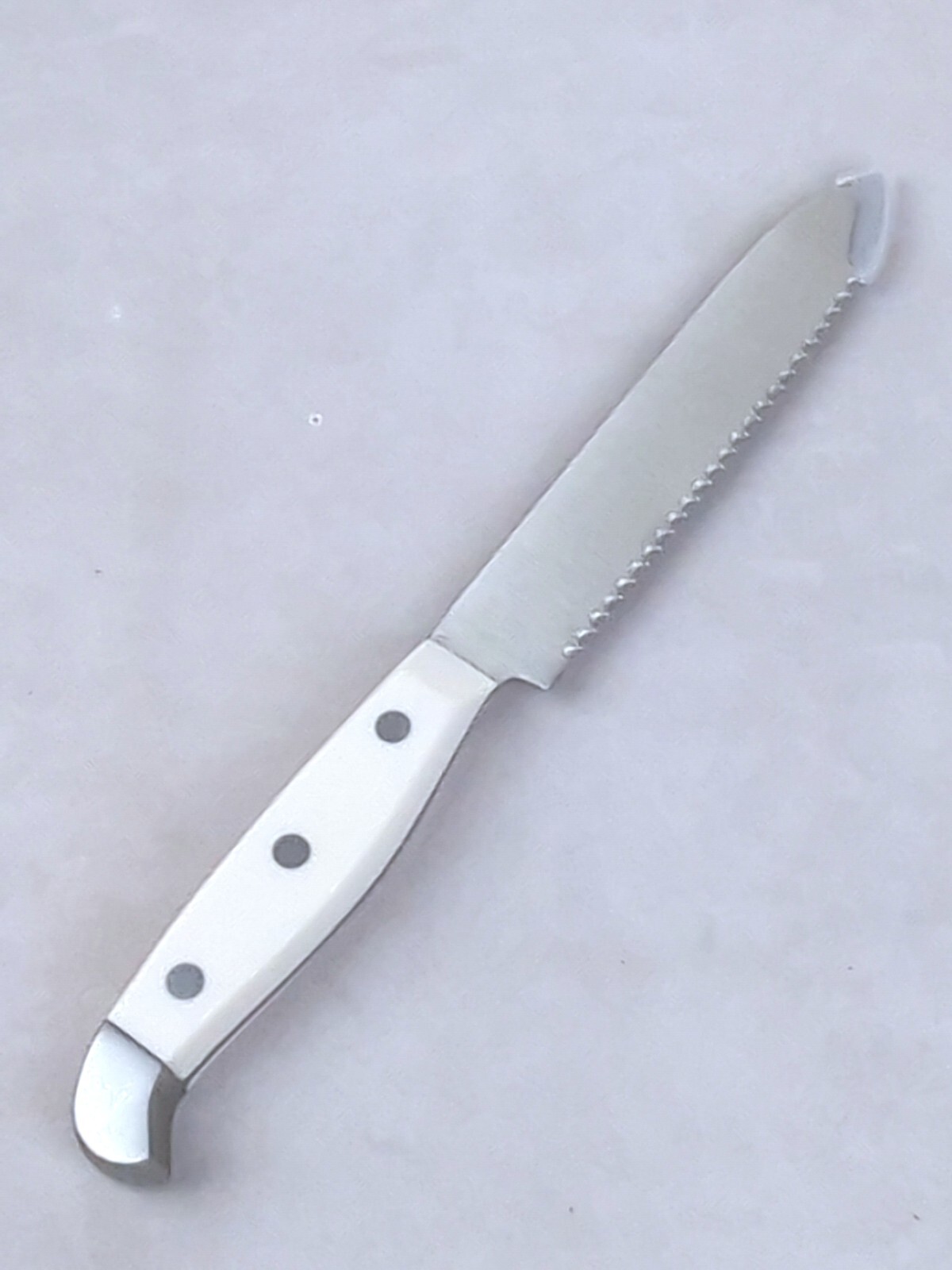 Henckels STATEMENT Fine Edge, 5″ UTILITY Knife, WHITE Handle, (15260-130), NEW!
