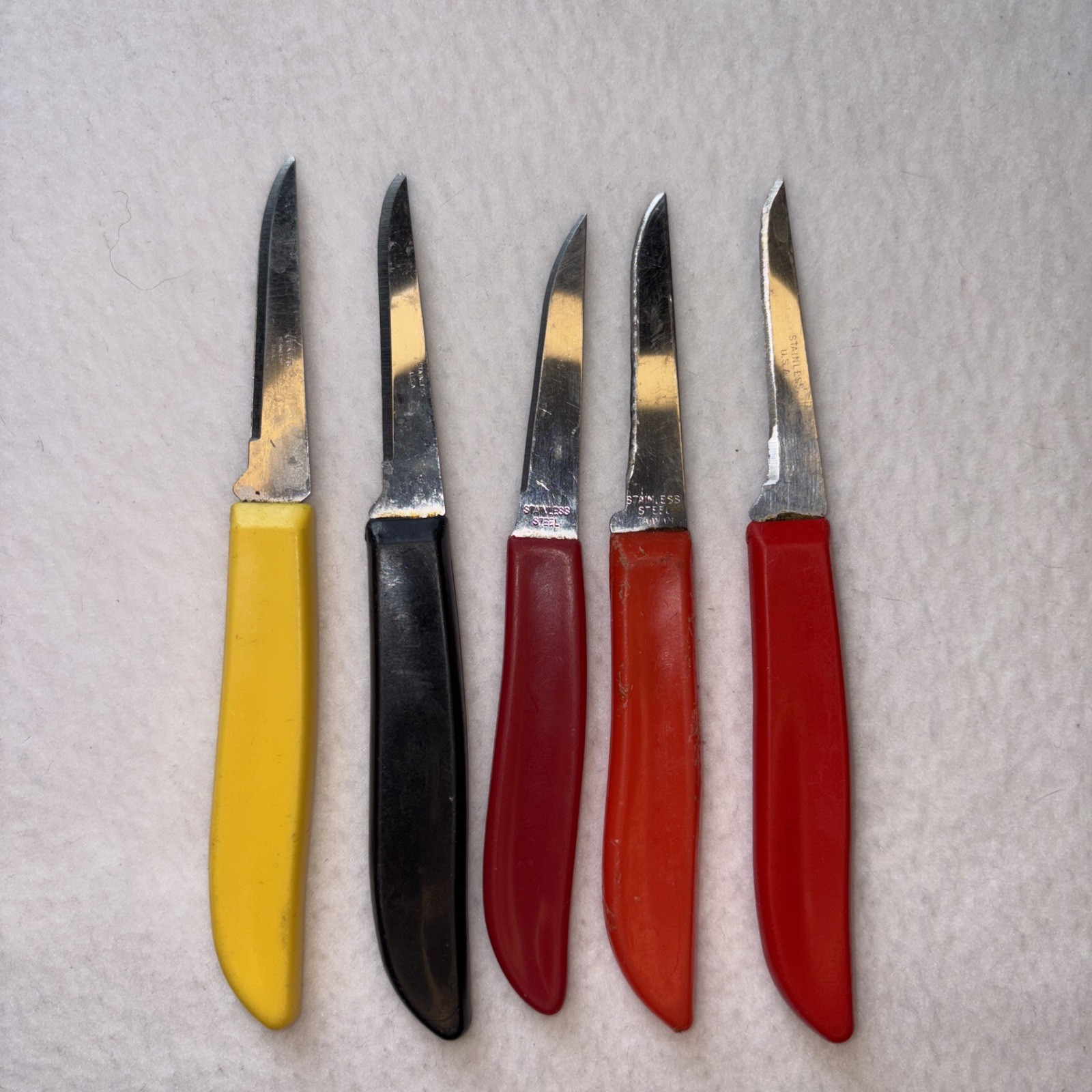 Lot of 5 Vintage Paring Knives 2.5 In Blade Stainless Steel Plastic Handle