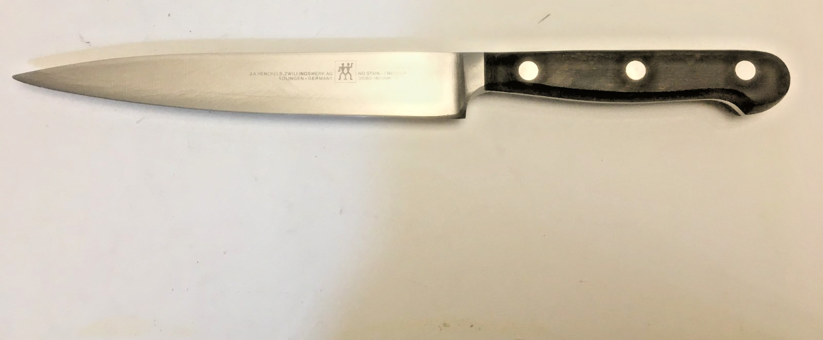 J.A. Henckels Zwillingswerk AG 31060-160mm (6″) No Stain Friodur Utility Knife