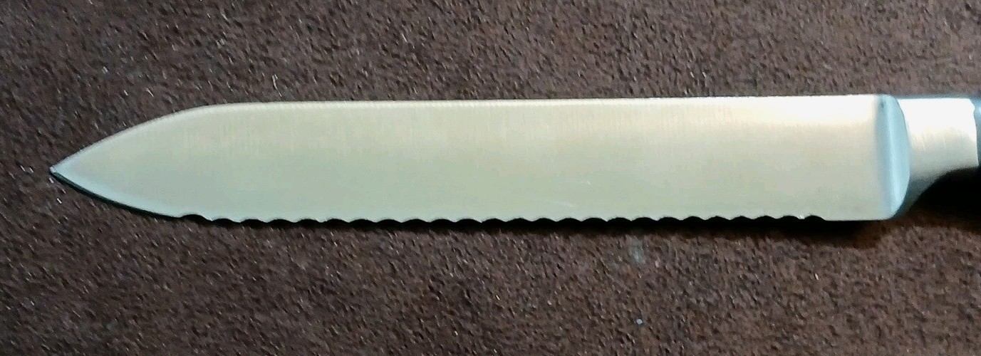 Zwilling J.A. Henckels 4 Star 31070-130, (5″) Serrated Utility Knife, Germany