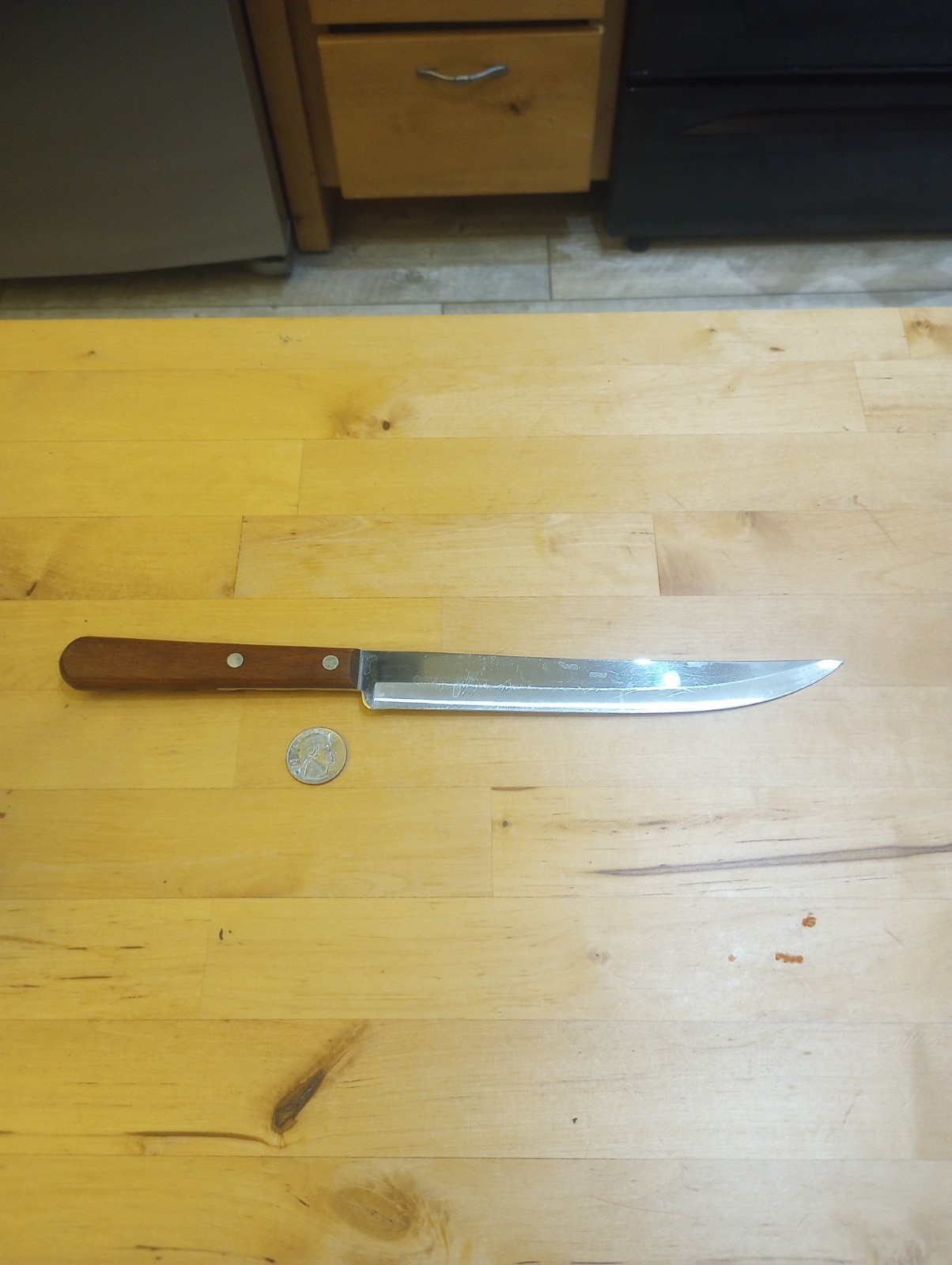 CASE XX Stainless CAP 283-8″ Carving Knife, With Finger Groove Handle