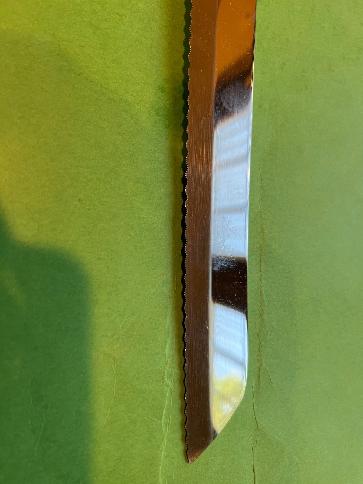 J. A. Henckles International Ever Sharp Pro 8″ Knife Serrated Blade