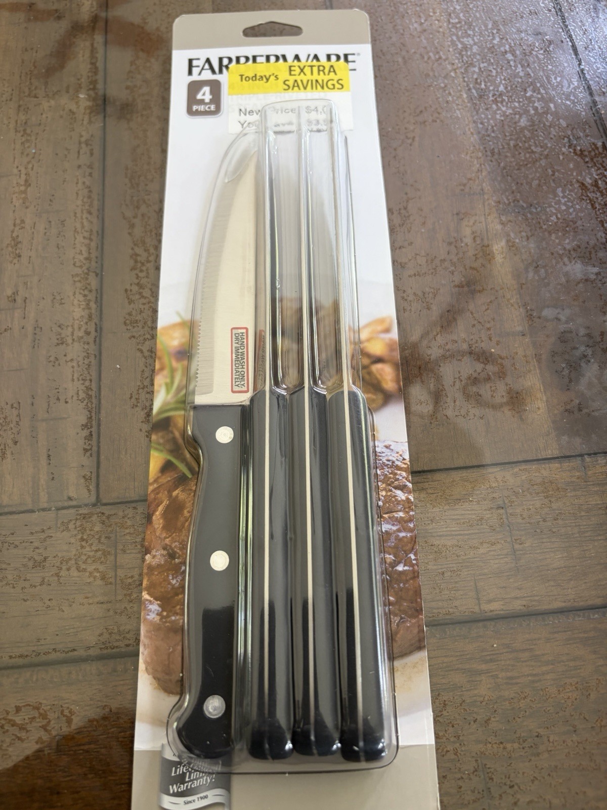 Farberware 4-Piece 4 1/2in Triple-Riveted Serrated Steak Knife Set Black