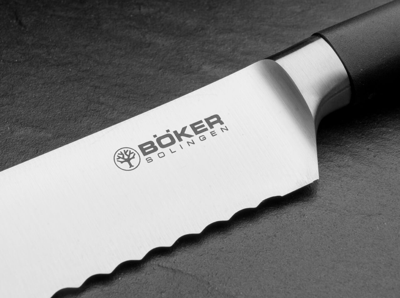 BÖKER SOLINGEN Forged Bread Knife – 22cm Serrated Blade – Black Handle – German