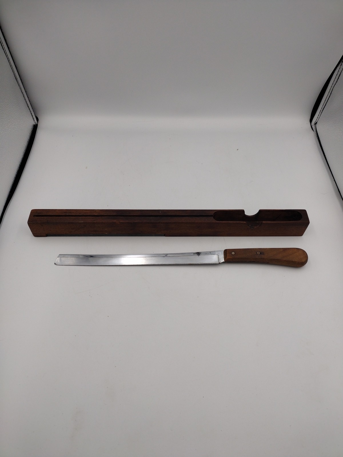 CASE XX BREAD KNIFE CA 236 10″ WITH WOOD CASE AND SHARPENING STONE Fast Ship