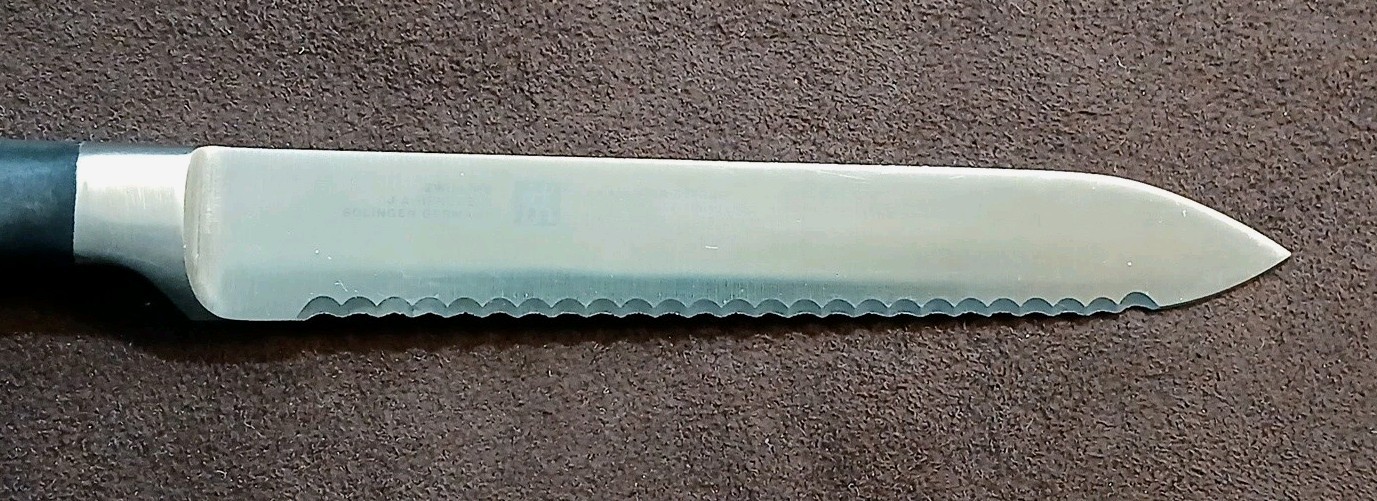 Zwilling J.A. Henckels 4 Star 31070-130, (5″) Serrated Utility Knife, Germany