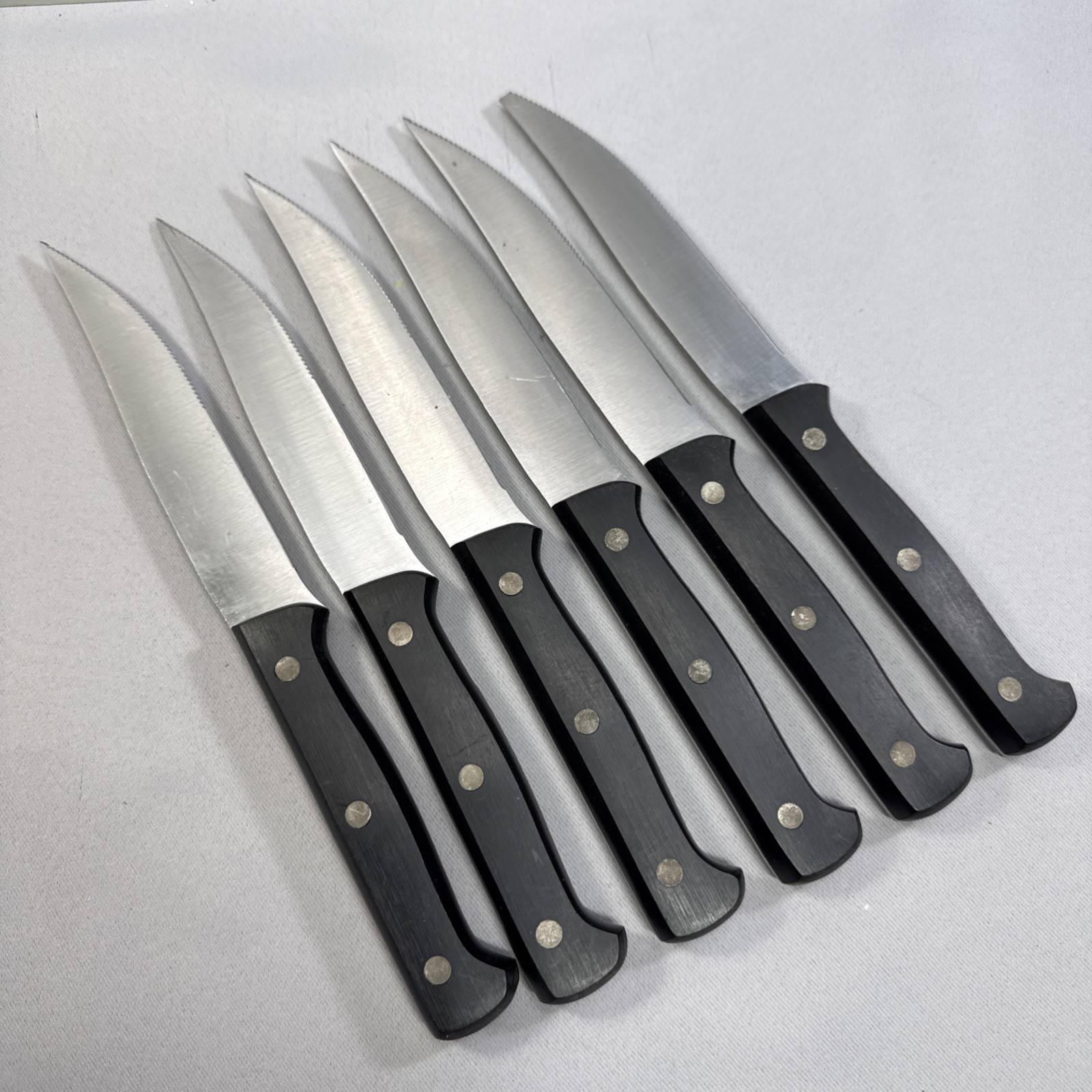 (6) JA Henckels International 4 1/2” Fine Edge Pro Steak Knives 31469-120 *READ