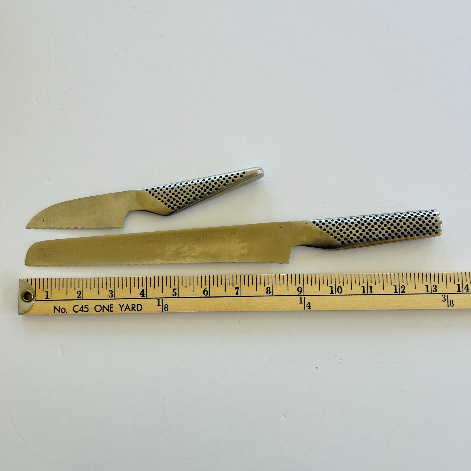 Yoshikin Knives Set of 2 Global Stainless Serrated G-9 and GS-9 Made in Japan