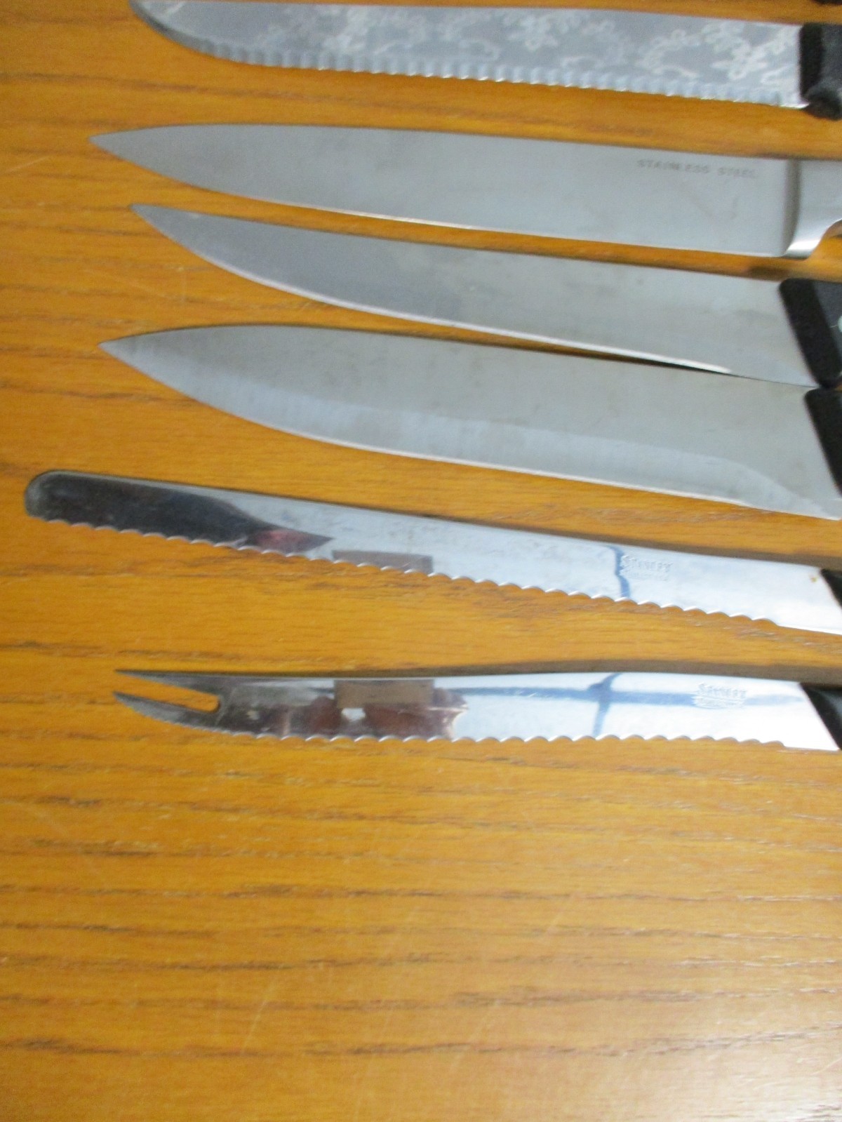 Mixed Lot of 8 Kitchen Knives