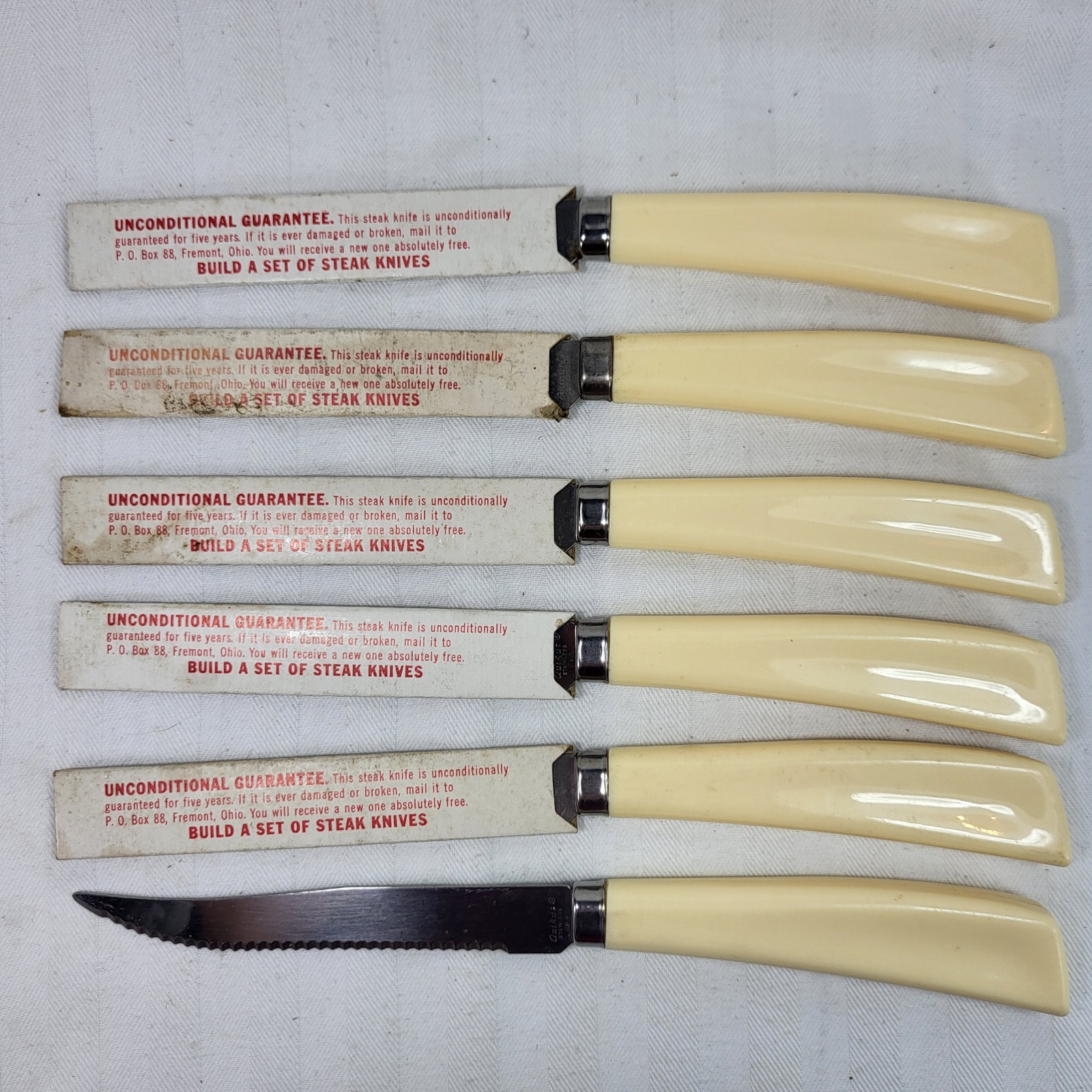 Quikut Build A Set of STEAK KNIVES Set of 6 Stainless Cream Plastic Handle Shell