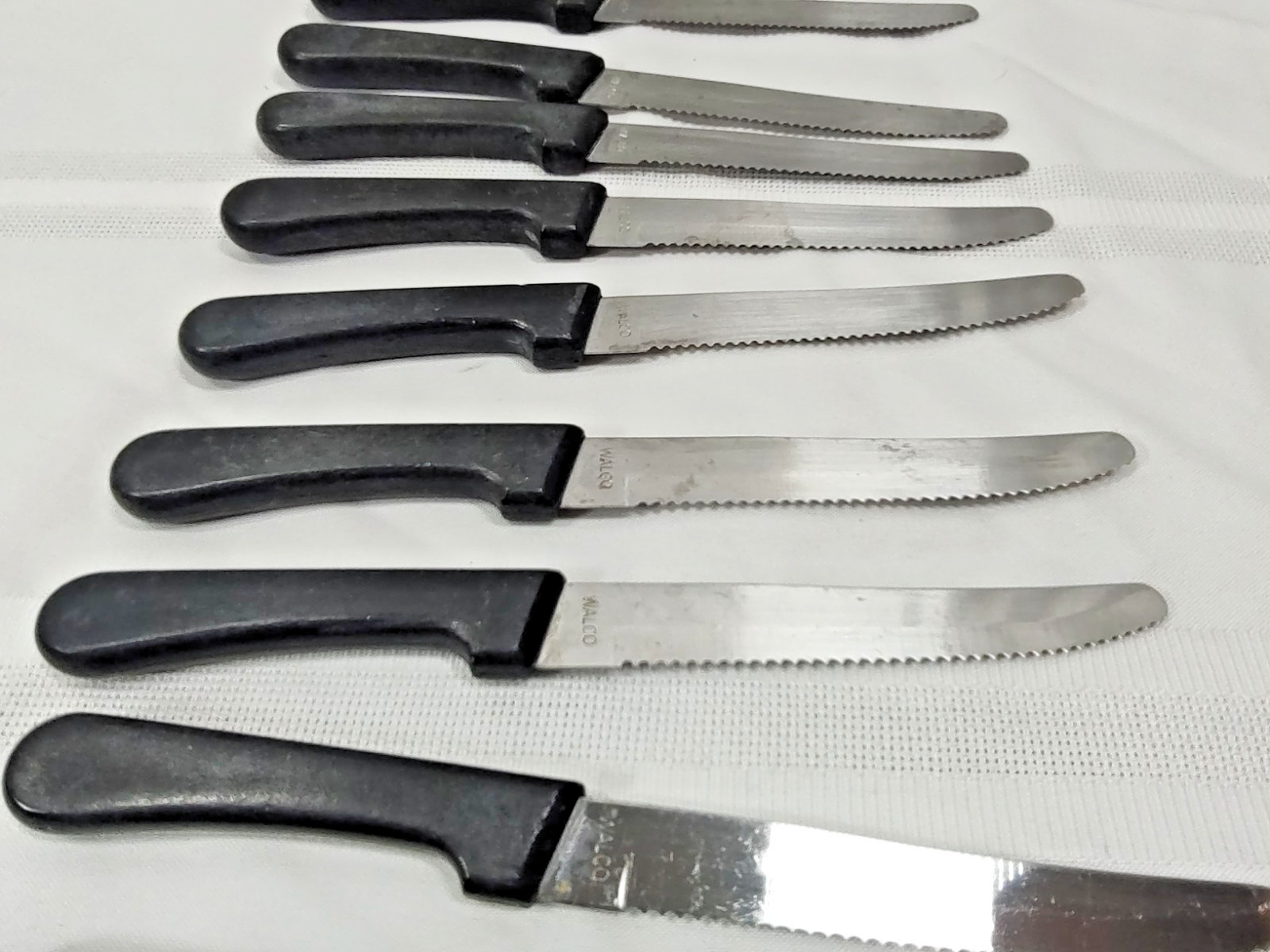 Walco Serrated Steak Knives Lot of 10 Stainless Black Plastic 8.75″ Round Tip