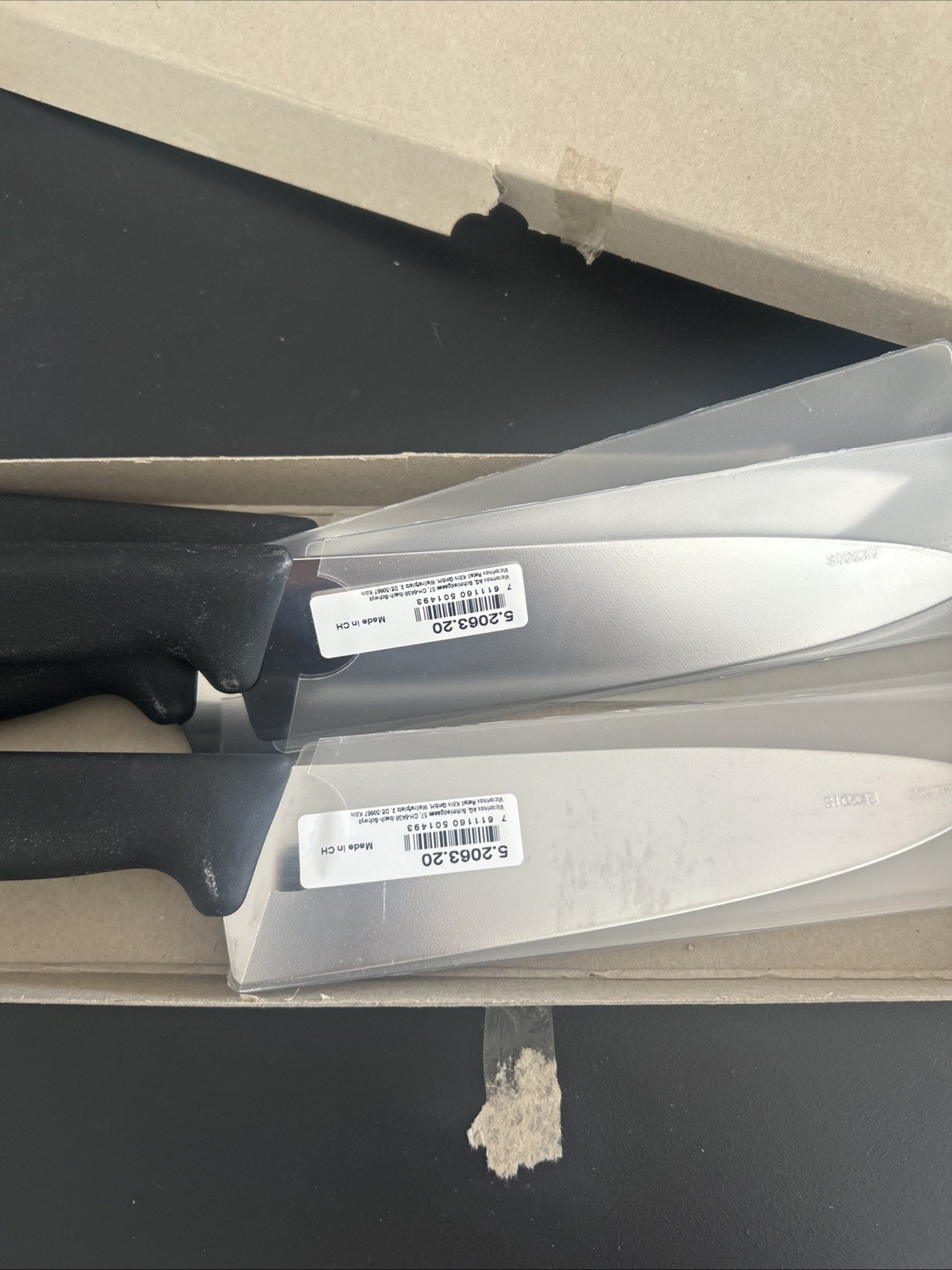 Victorinox Swiss Army 5.2063.20 Black Fibrox Pro Straight Chef Kitchen Knife 8″