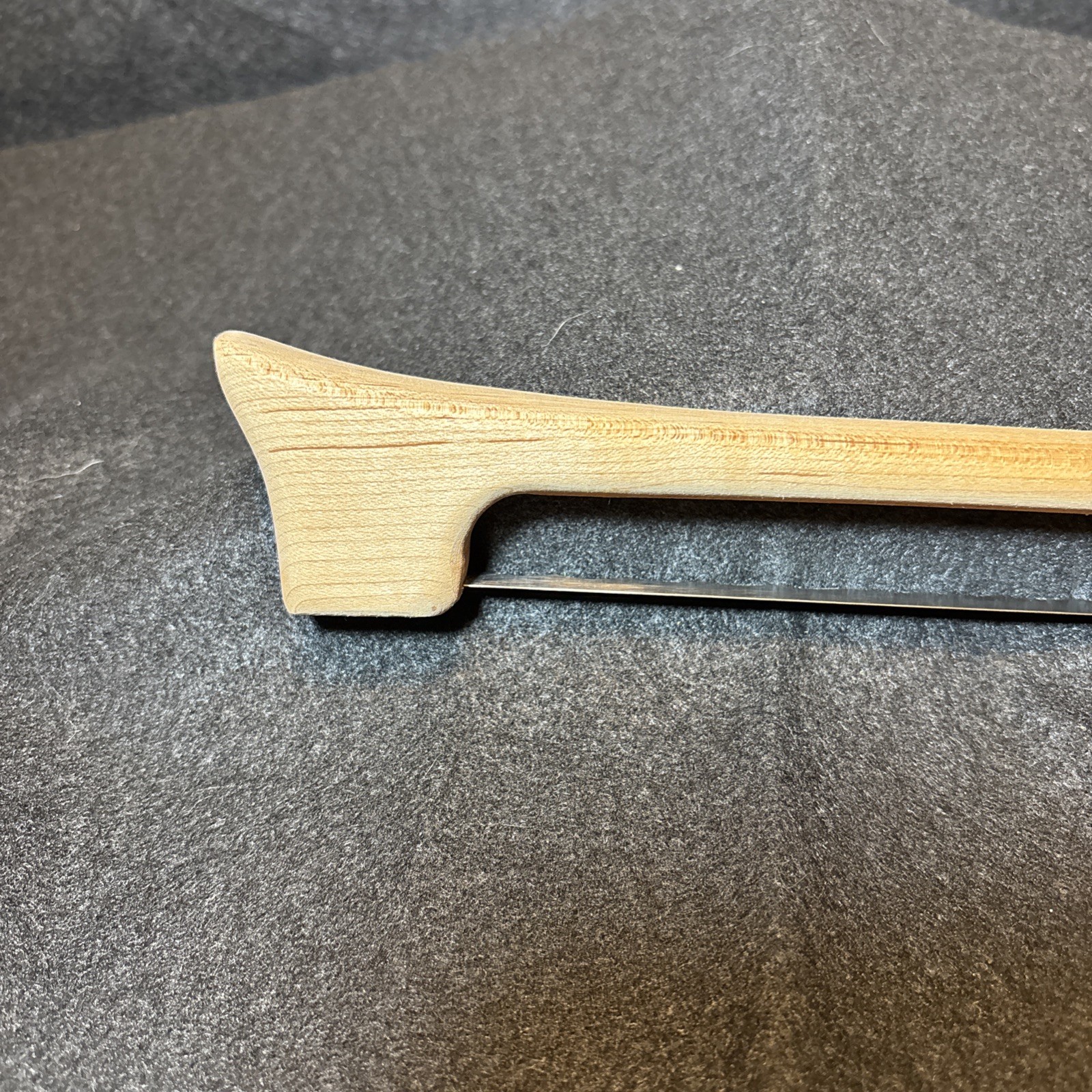 The Fiddle Bow Bread Knife Serrated Right Hand Mountain Woods Montana NEW IN BOX