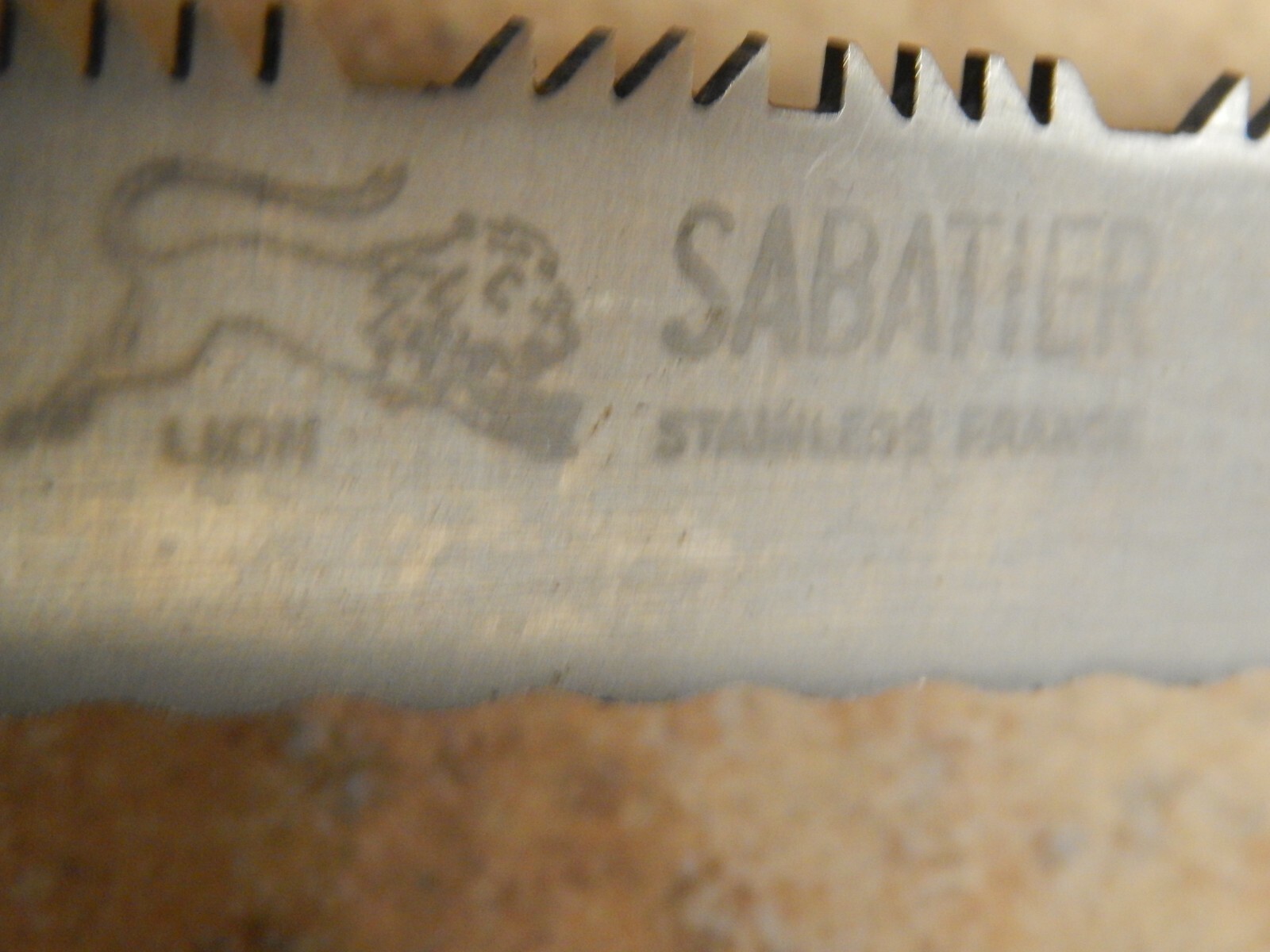 VINTAGE SABATIER FRANCE LION 14.5″ DOUBLE EDGE MEAT CARVING KNIFE