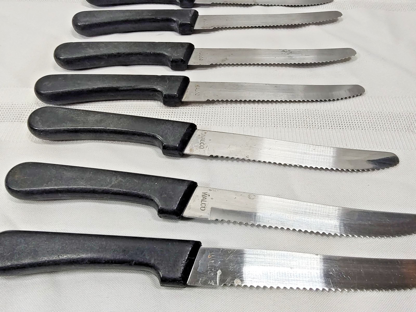 Walco Serrated Steak Knives Lot of 10 Stainless Black Plastic 8.75″ Round Tip