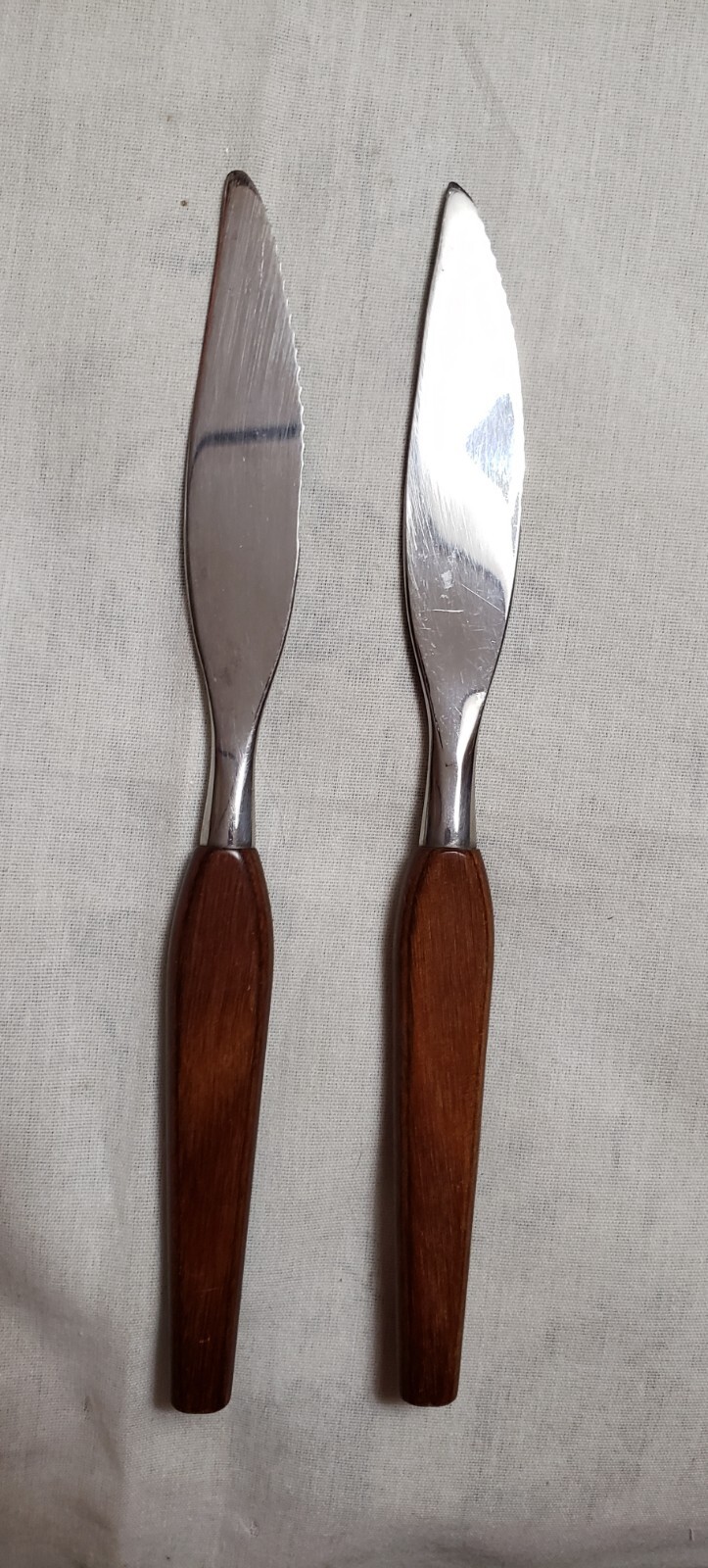 Fleetwood Stainless Steel Steak Knives (2) MCM Teak Wood Handles 8.5″ Long