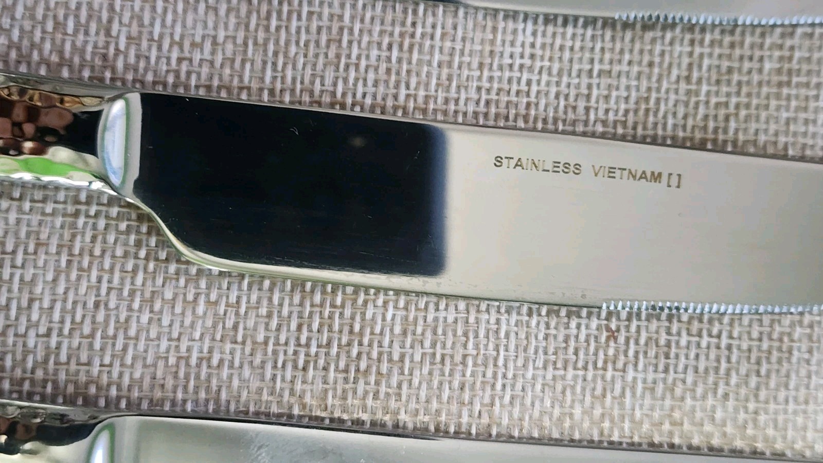 LOT OF 4 VIETNAM 🇻🇳 TOWLE c2012 TEXTURE HAMMERED NEW FRENCH SOLID KNIVES 🍽