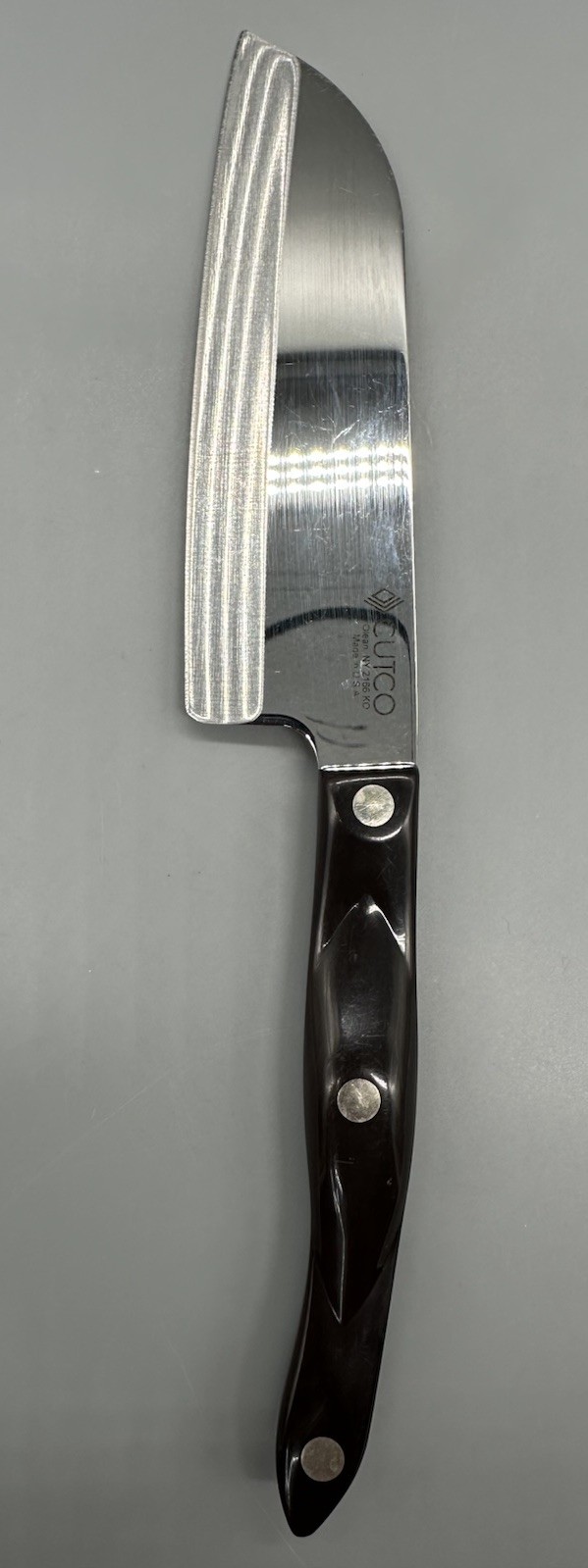 Cutco 2166 KQ Santoku 5.5″ Knife Classic Dark Brown Handle