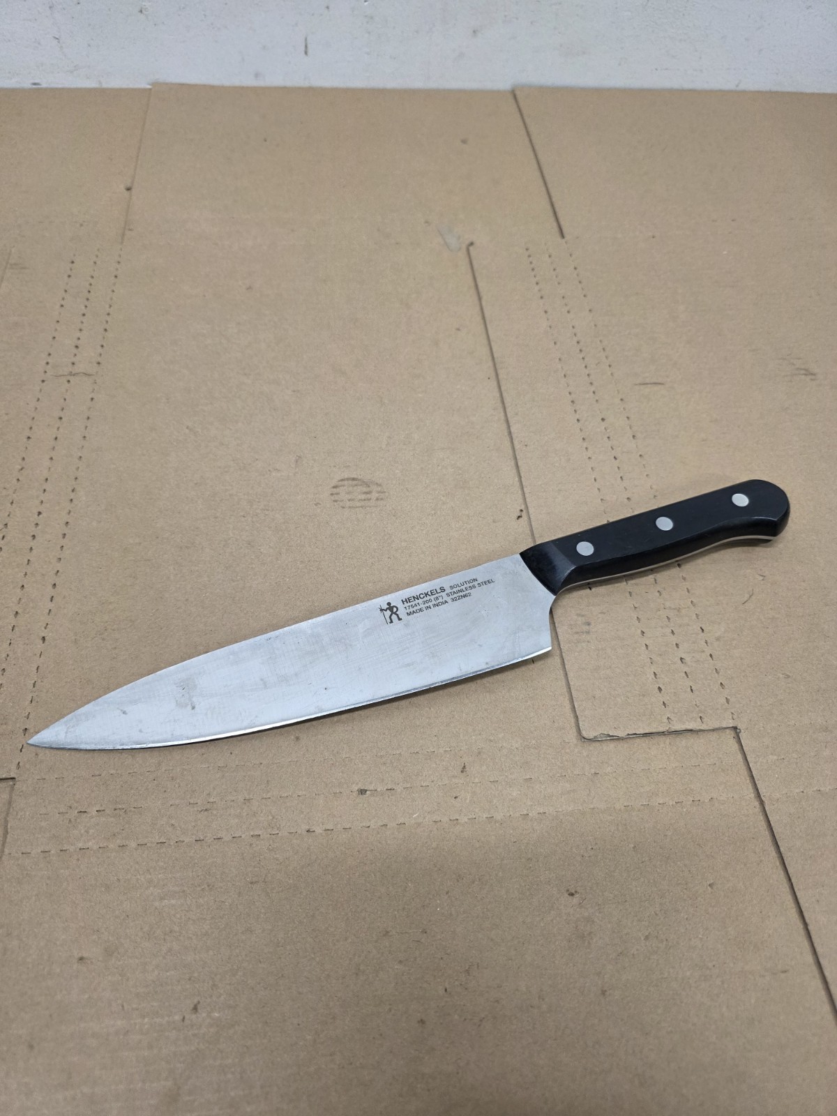 HENCKELS SOLUTION 8″ Chef’s Knife 17541-200