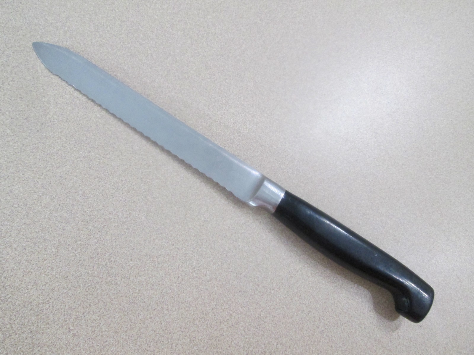 ZWILLING HENCKELS 31070-5″ TOMATO/VEGETABLE KNIFE-FREE SHIPPING IN USA