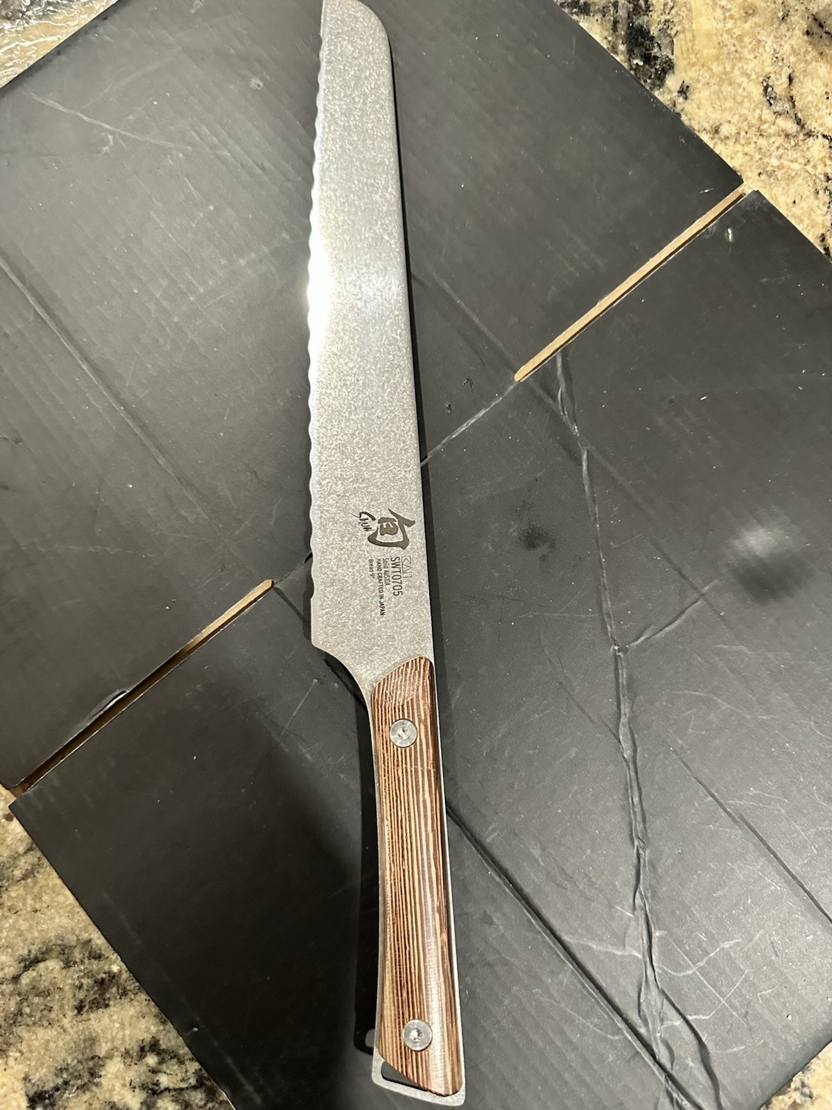 Shun Kanso 9-Inch Bread Knife