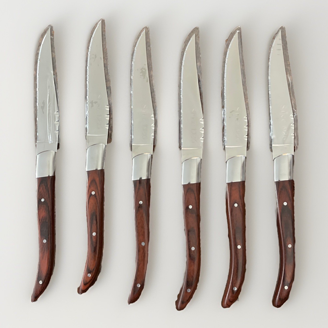 Brown Wooden Handle Steak Knives With Serrated 4” Blade. Set Of 6. Brand New
