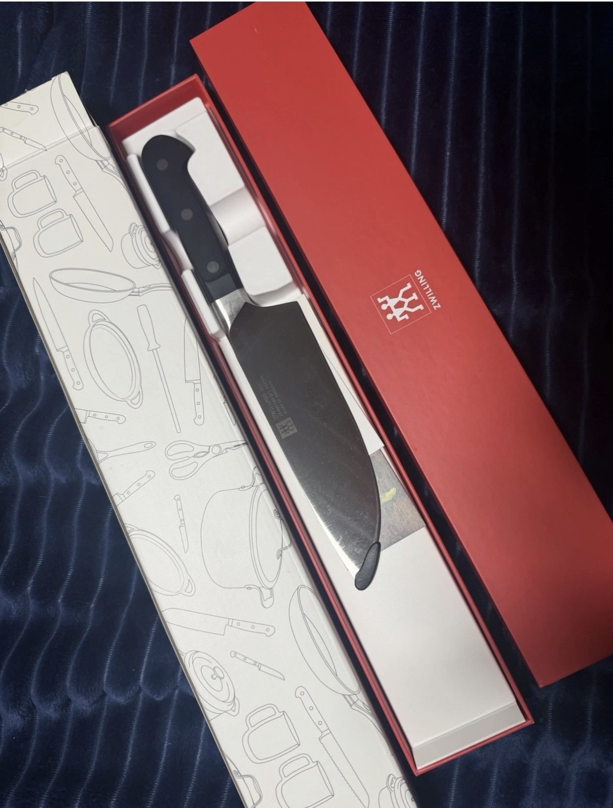 ZWILLING Pro 6-inch Razor-Sharp German Chef’s Knife