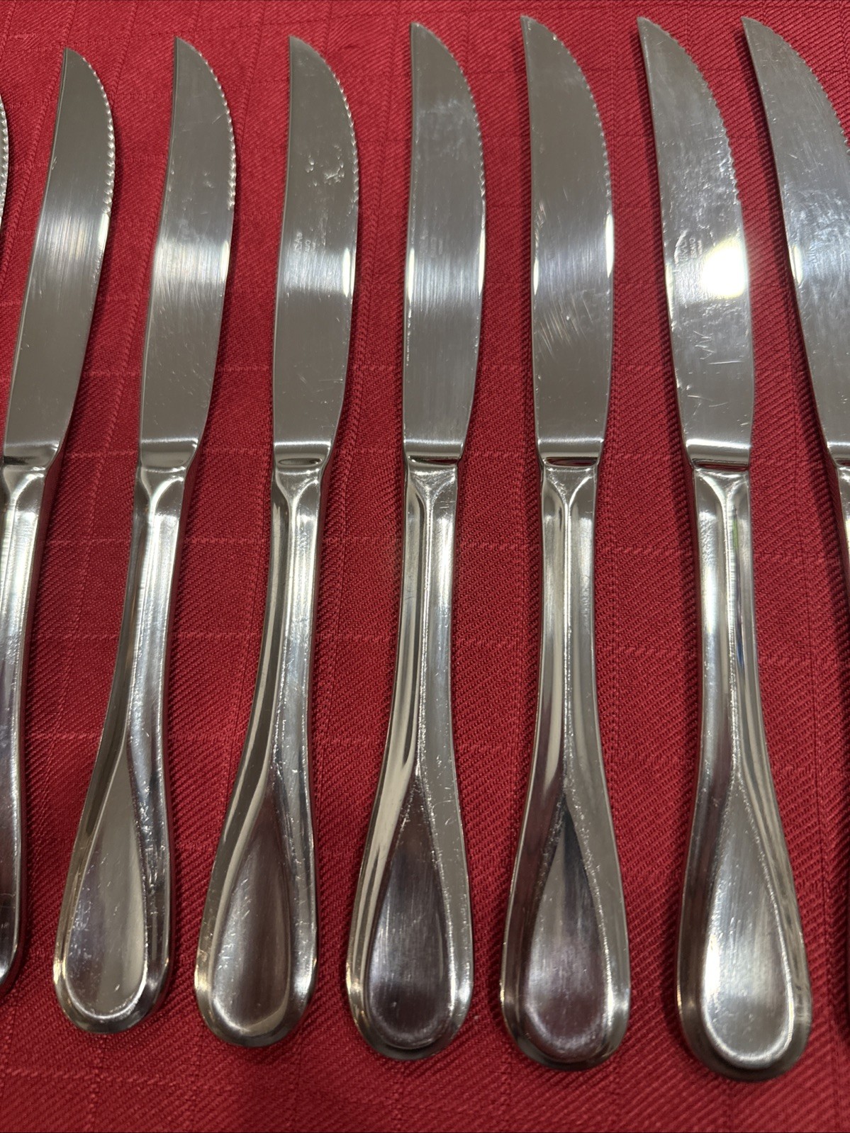 BRAVO Stainless By Mikasa Vietnam 18/10 Glossy Set Of 12 Steak Knives 9 3/4”