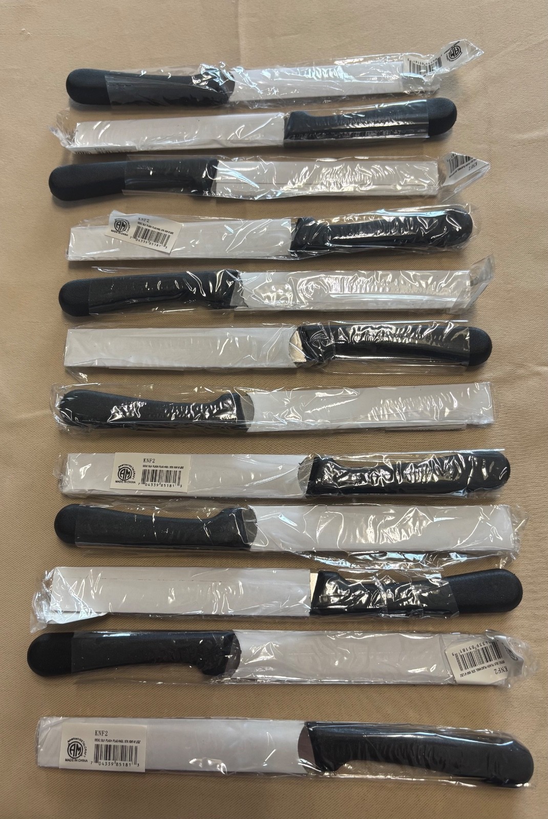(Set of 12) 9″-Inch Serrated Rounded Steak Knife/Black Plastic Handle Restaurant