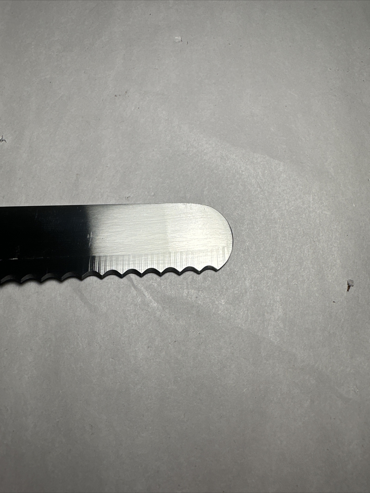 Columbia Cutlery 9.5” Serrated Bread Knife – Stainles Steel