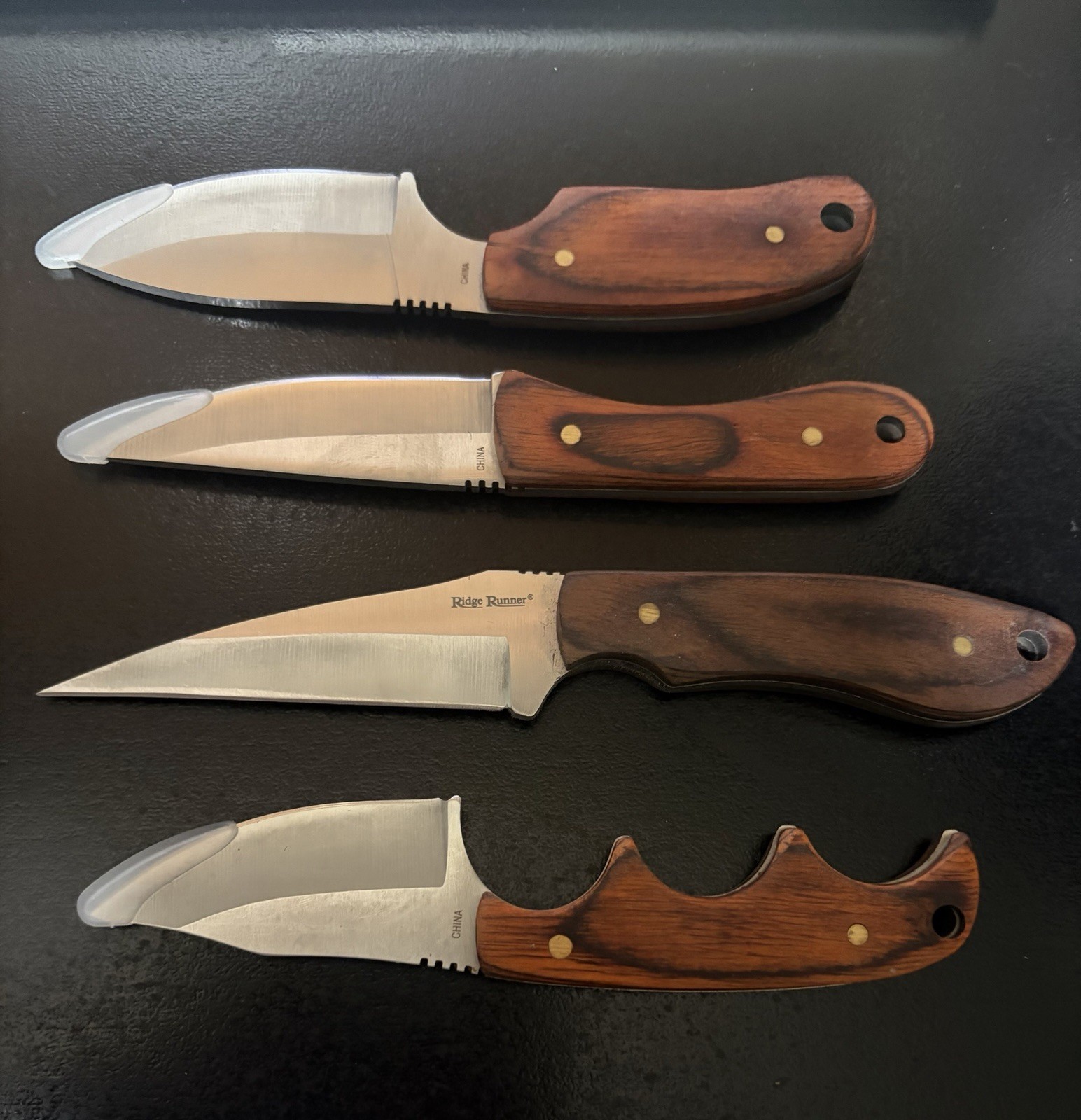 Rige Runner 4 Piece Knife Set – Various Sizes – Fixed Blades with storage case