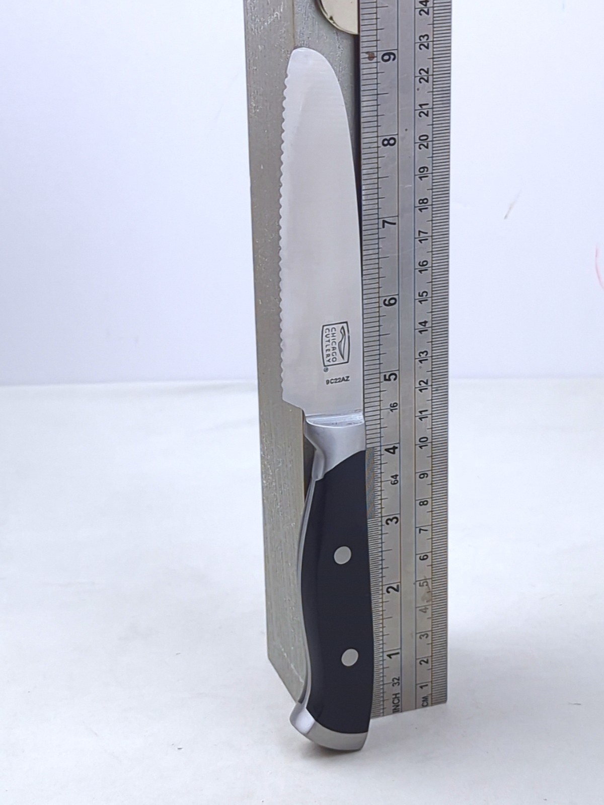 Chicago Cutlery ARMITAGE 4.2″ Serrated UTILITY Knife, Stainless Blade, Full-Tang