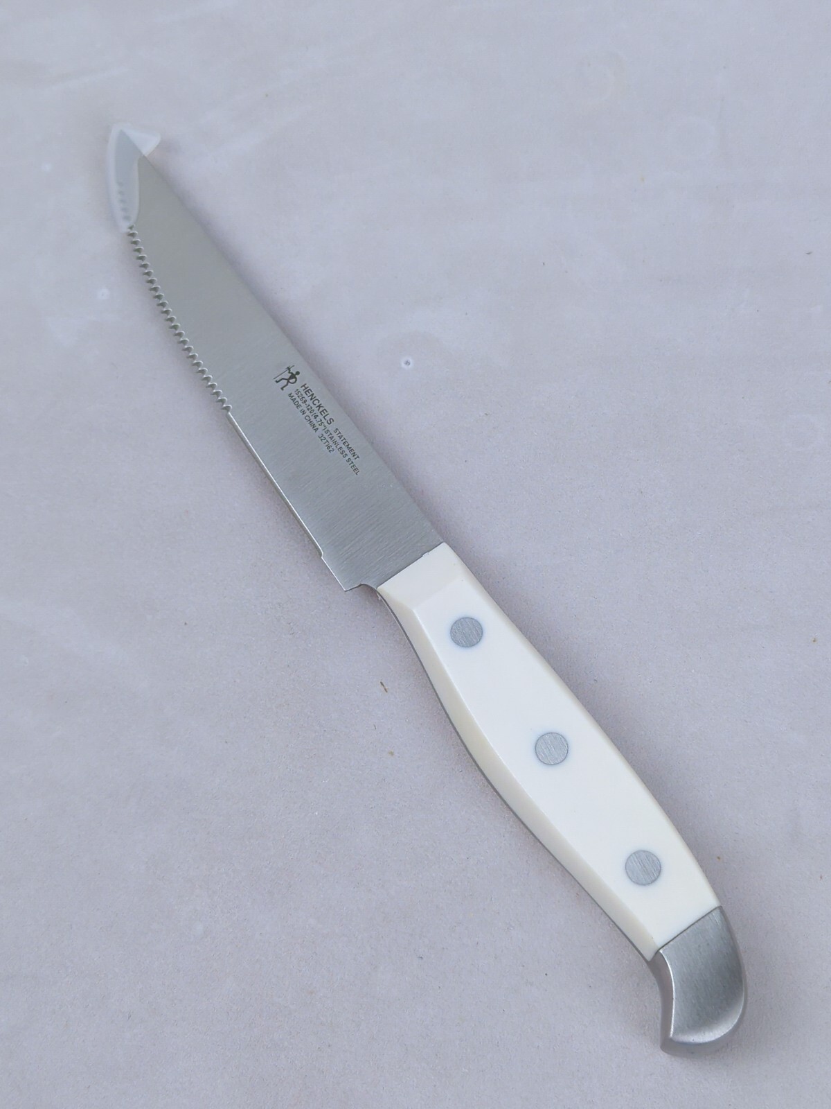 Henckels STATEMENT Fine Edge, 4.75″ STEAK Knife, WHITE Handle, (15269-120), NEW!